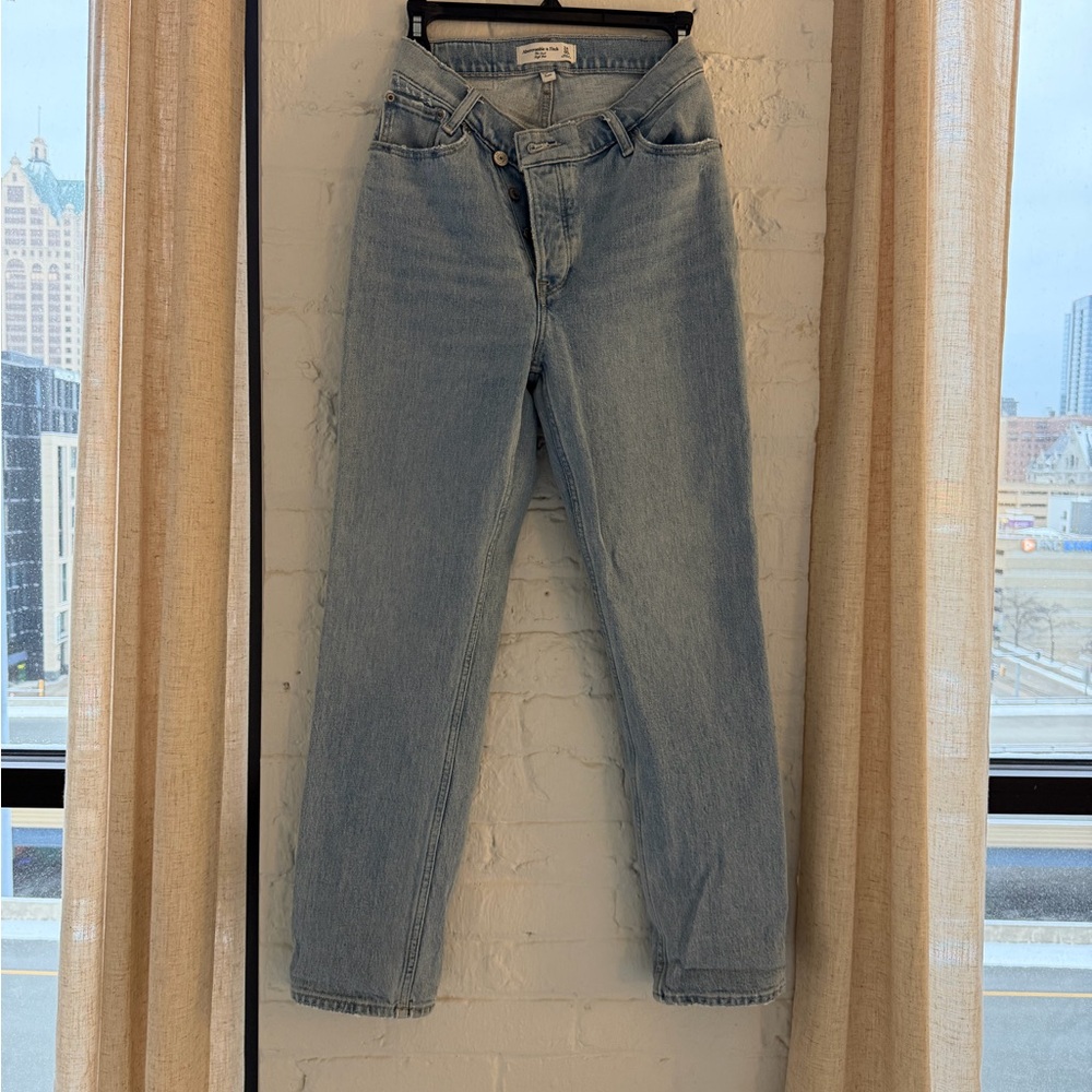 Abercrombie & Fitch Curve Love Dad High Rise Jean Asymmetrical